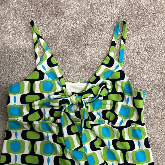 Tie Knot Tank Top - Picture 2 of 4